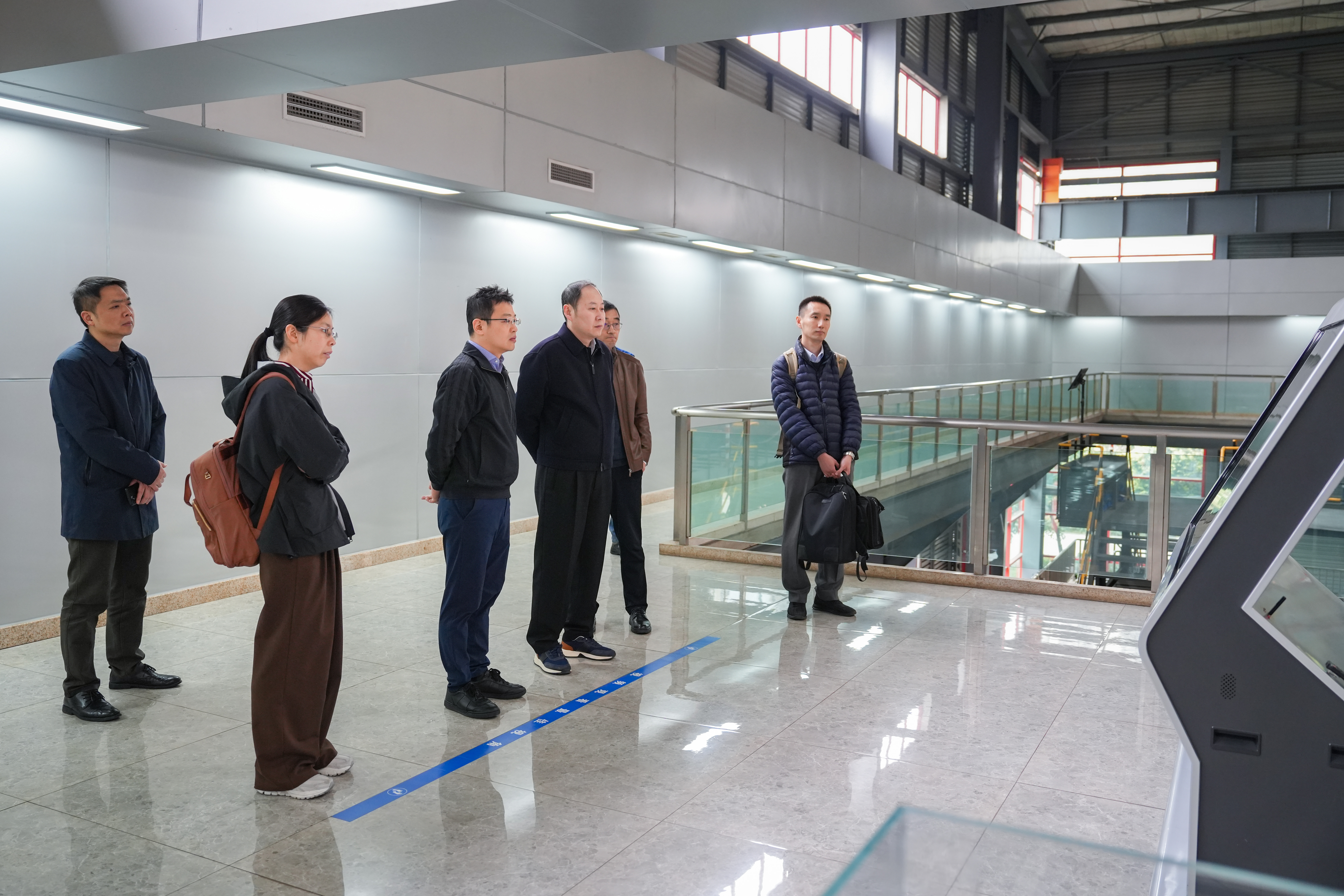 中信环境党委委员、副总经理王松一行到维基体育环境集团考察交流